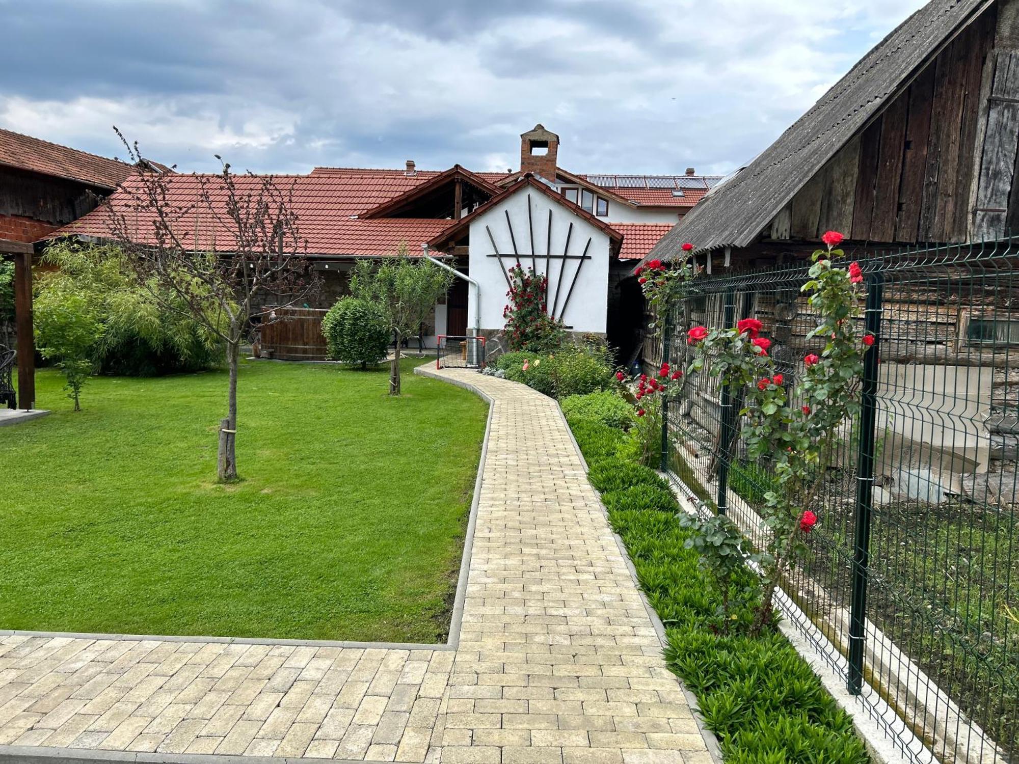 Casa "La Moara Din Gradina" Hotel Ógerlistye Kültér fotó